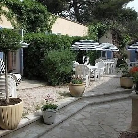 La Petite Hotel