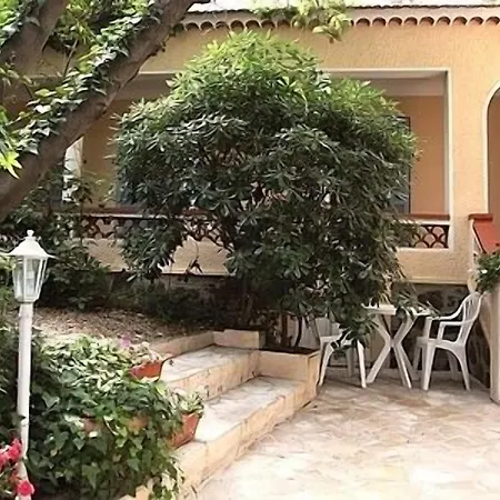 Hotel La Petite