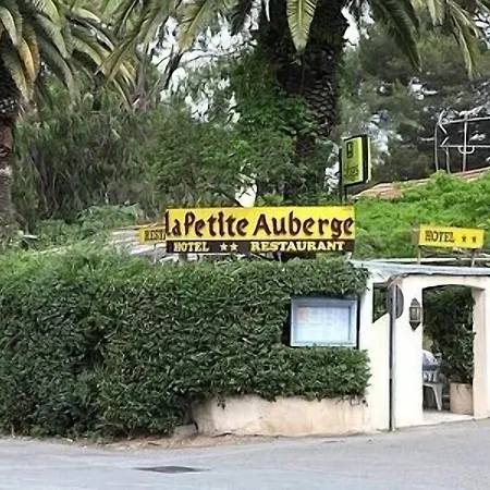 La Petite Hotel 2*