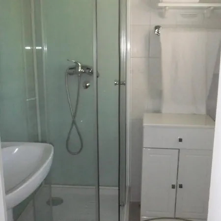 Hotel La Petite 2*