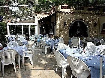 La Petite 2* La Rouviere (Var)