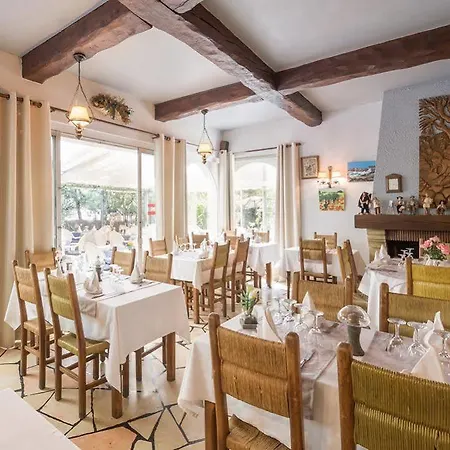 La Petite Hotel 2*