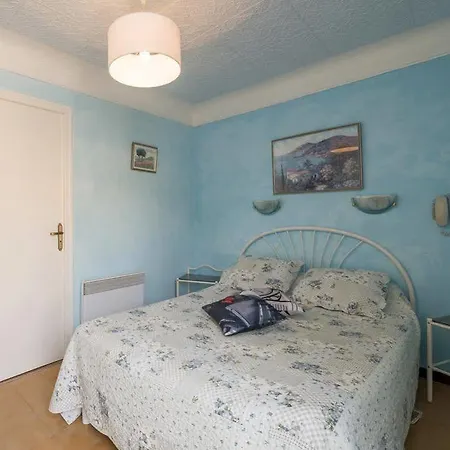 La Petite Hotel 2*