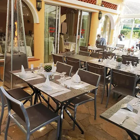 Hotel La Petite 2*
