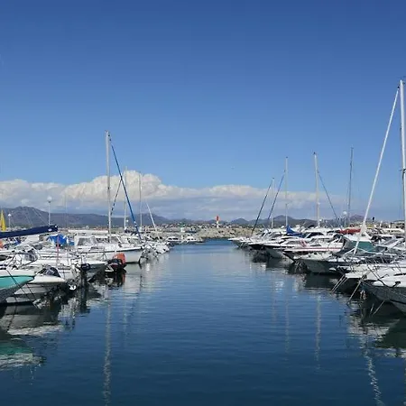 La Petite 2* La Rouviere (Var)