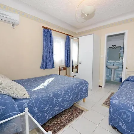 فندق La Petite 2*